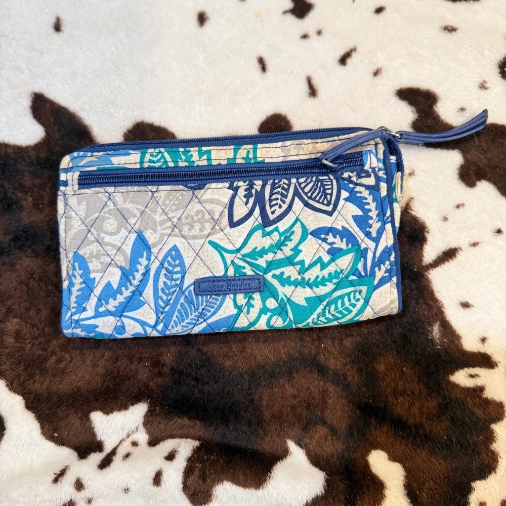 Vera Bradley Wallet Womens OS Blue Teal Floral Quilted Cotton Zip Clutch Preppy